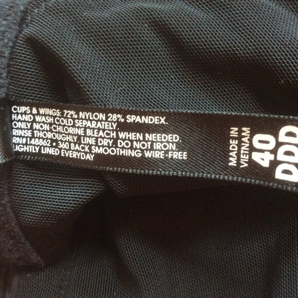 Torrid Curves Black WireFree Everyday Wear Back Closure Smoothing Bra Size 40DDD - Picture 4 of 5